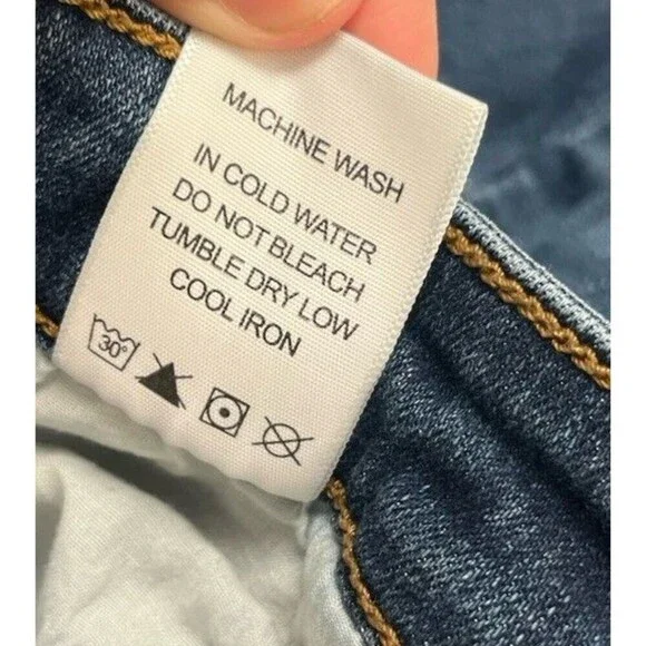 Judy Blue Jeans Mid-Rise Relaxed Fit Women's Dark Wash Curvy Size (5/27) - Picture 13 of 14